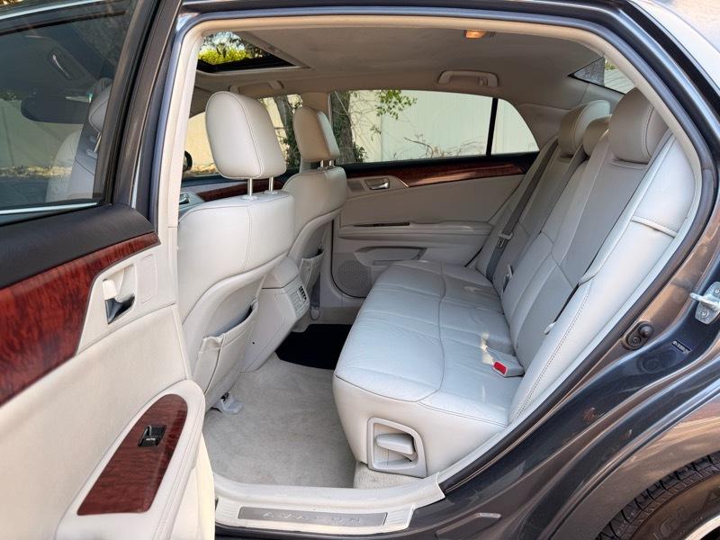 Toyota Avalon Limited 2011