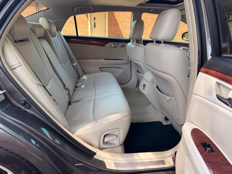 Toyota Avalon Limited 2011