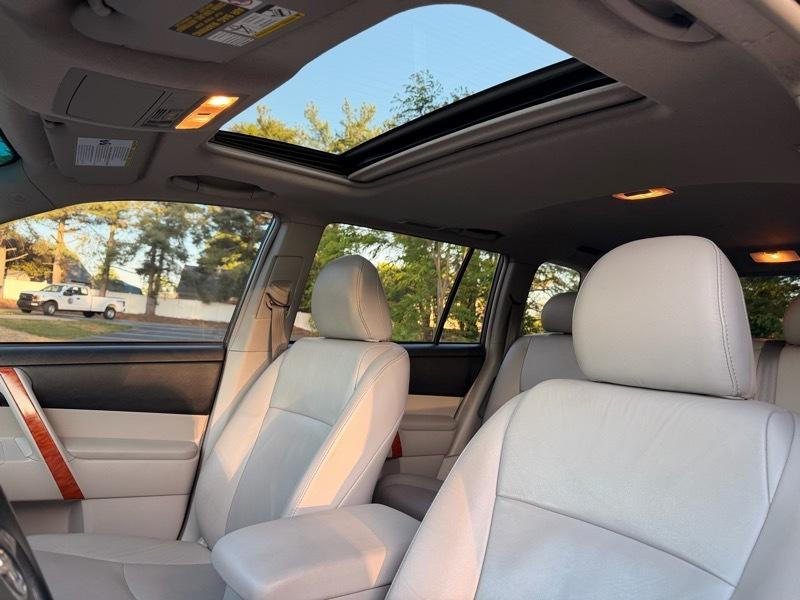 Toyota Highlander Limited 4WD 2010