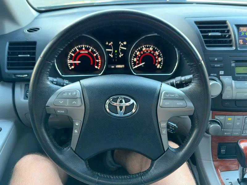 Toyota Highlander Limited 4WD 2010