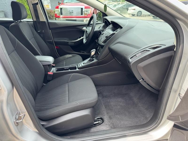 Ford Focus SE Sedan 2018