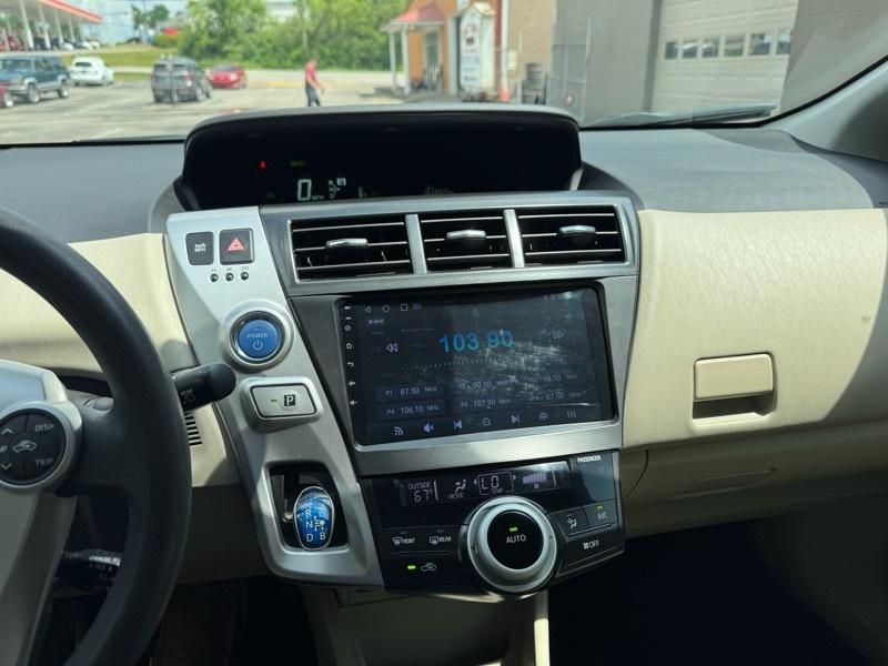 Toyota Prius V Three 2014