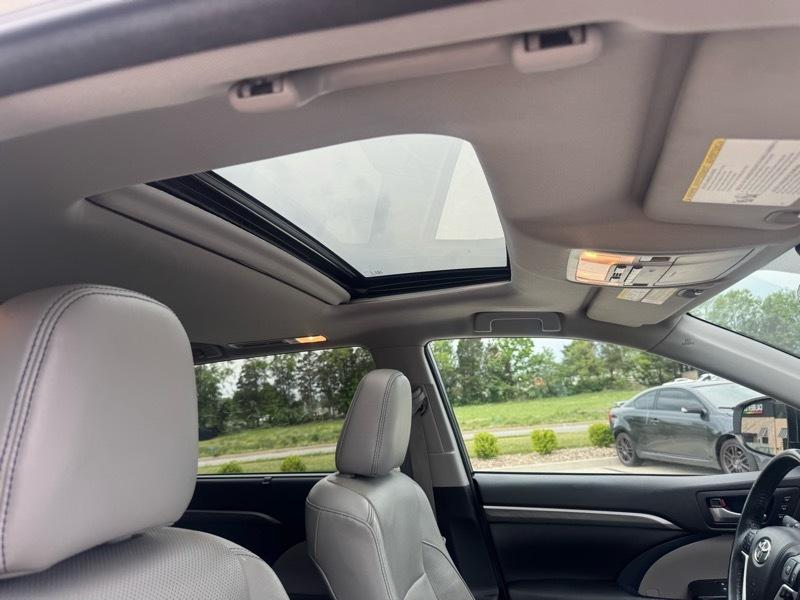 Toyota Highlander Limited AWD V6 2017