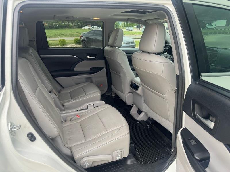 Toyota Highlander Limited AWD V6 2017