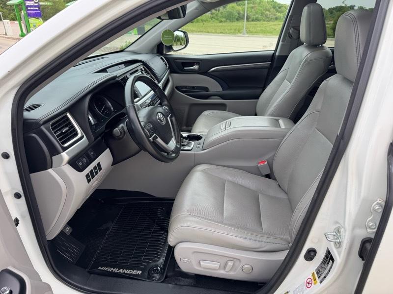 Toyota Highlander Limited AWD V6 2017
