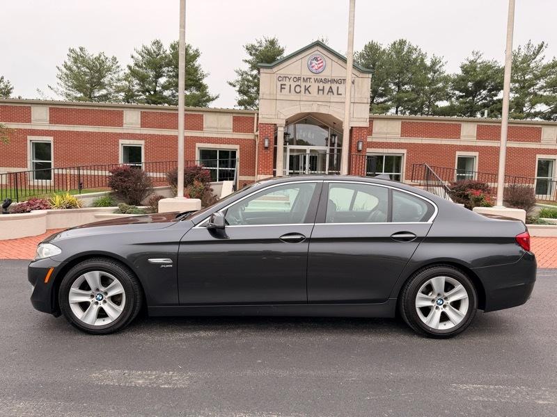 BMW 5-Series 528i xDrive 2012