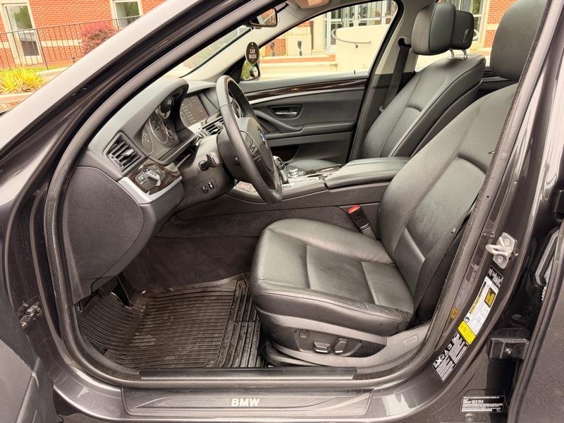 BMW 5-Series 528i xDrive 2012