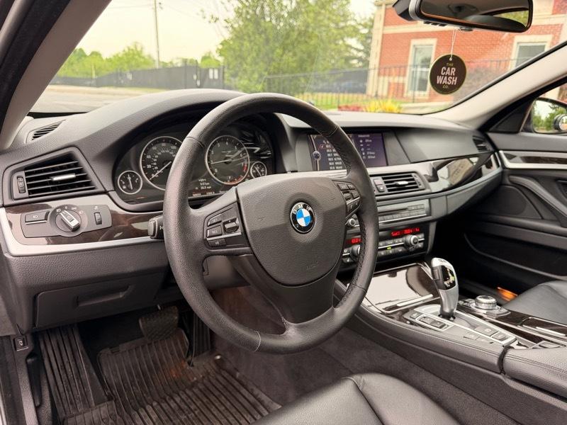 BMW 5-Series 528i xDrive 2012