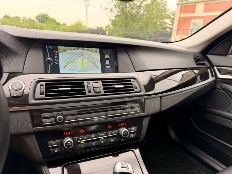 BMW 5-Series 528i xDrive 2012