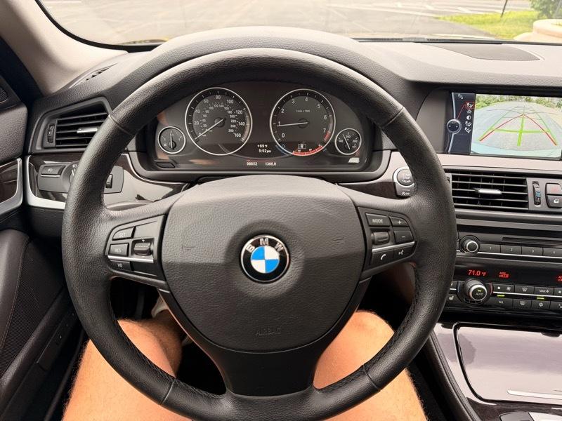 BMW 5-Series 528i xDrive 2012