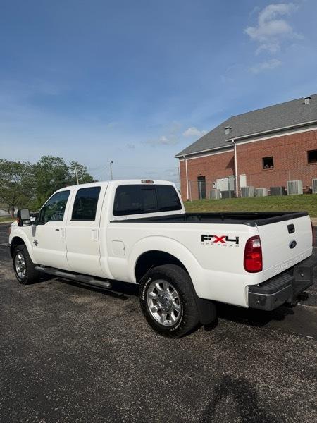 Ford F-250 SD Lariat Crew Cab Short Bed 4WD 2011