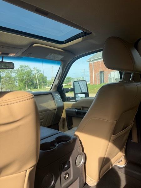 Ford F-250 SD Lariat Crew Cab Short Bed 4WD 2011