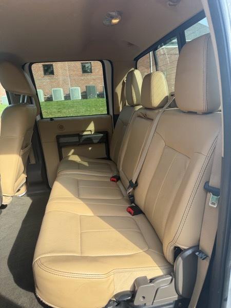 Ford F-250 SD Lariat Crew Cab Short Bed 4WD 2011