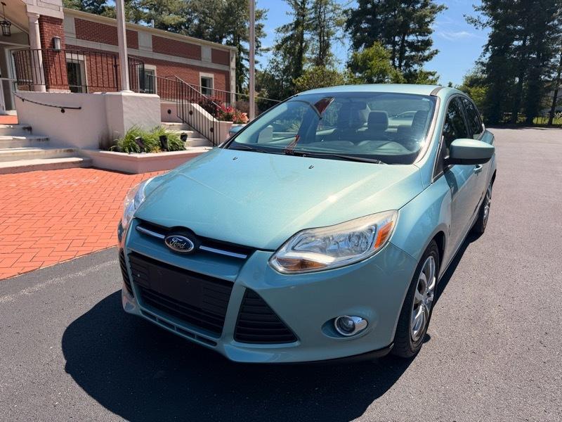 Ford Focus SE Sedan 2012