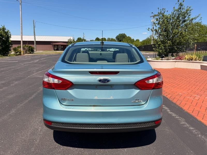 Ford Focus SE Sedan 2012