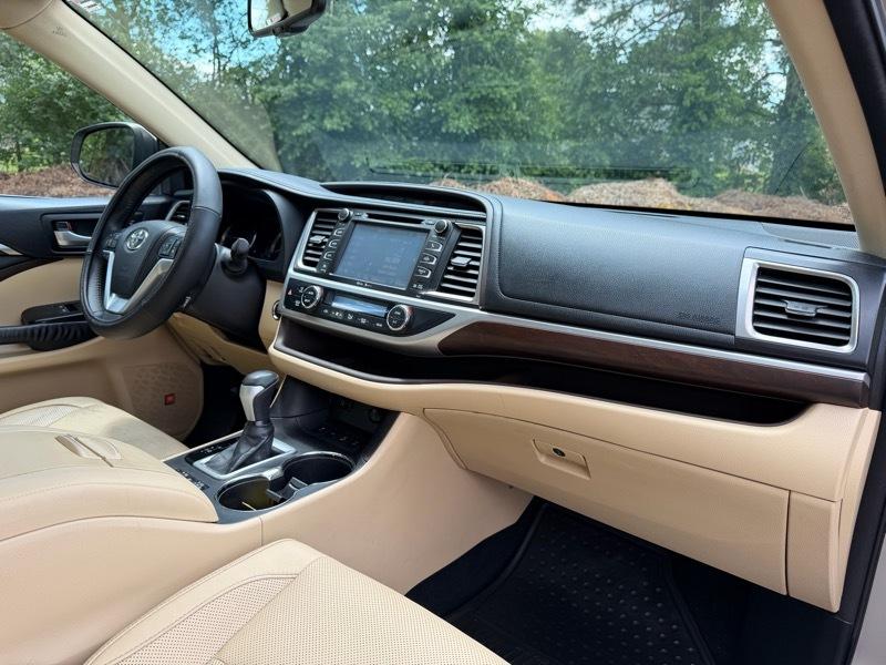 Toyota Highlander Limited AWD V6 2014