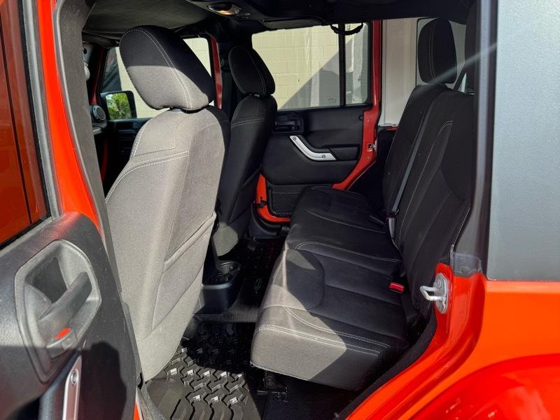 Jeep Wrangler Unlimited Sahara 4WD 2015