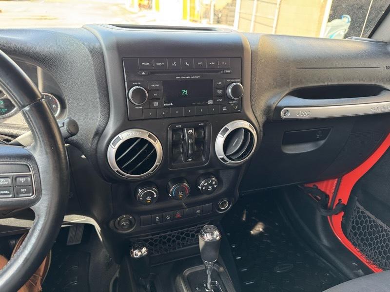 Jeep Wrangler Unlimited Sahara 4WD 2015