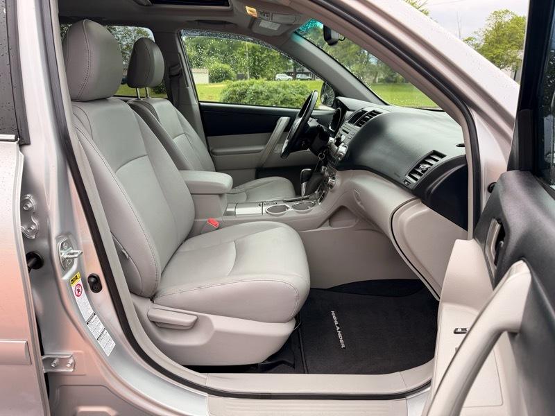 Toyota Highlander  2011