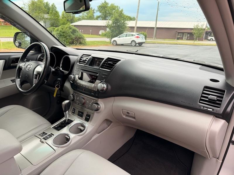 Toyota Highlander  2011