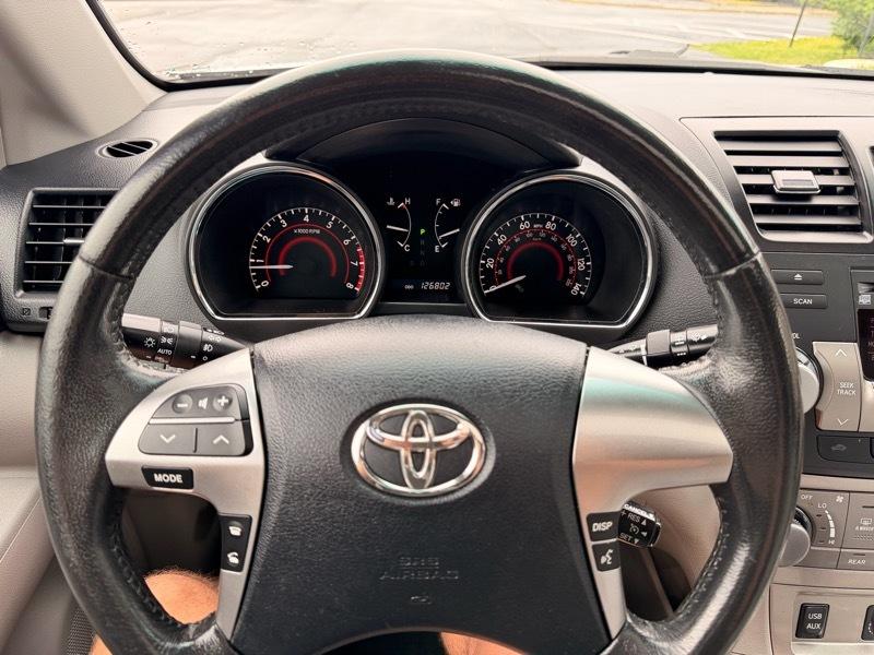 Toyota Highlander  2011