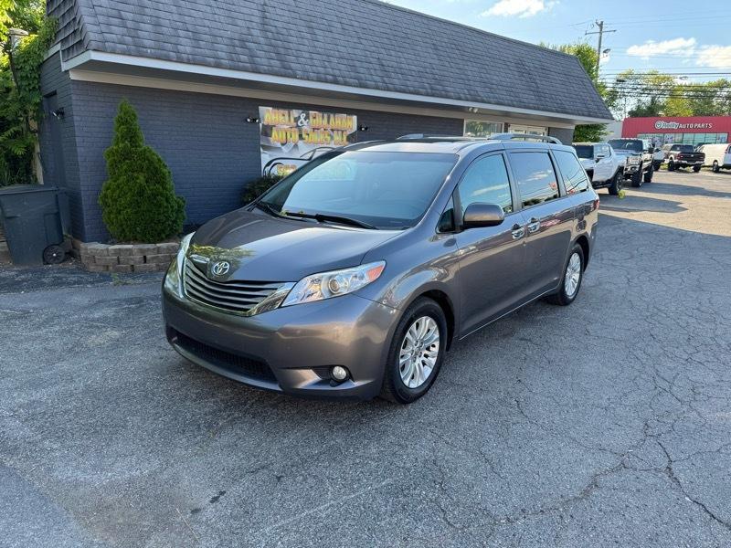 Toyota Sienna Limited Premium 7-Passenger 2017