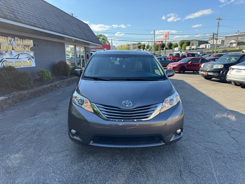 Toyota Sienna Limited Premium 7-Passenger 2017