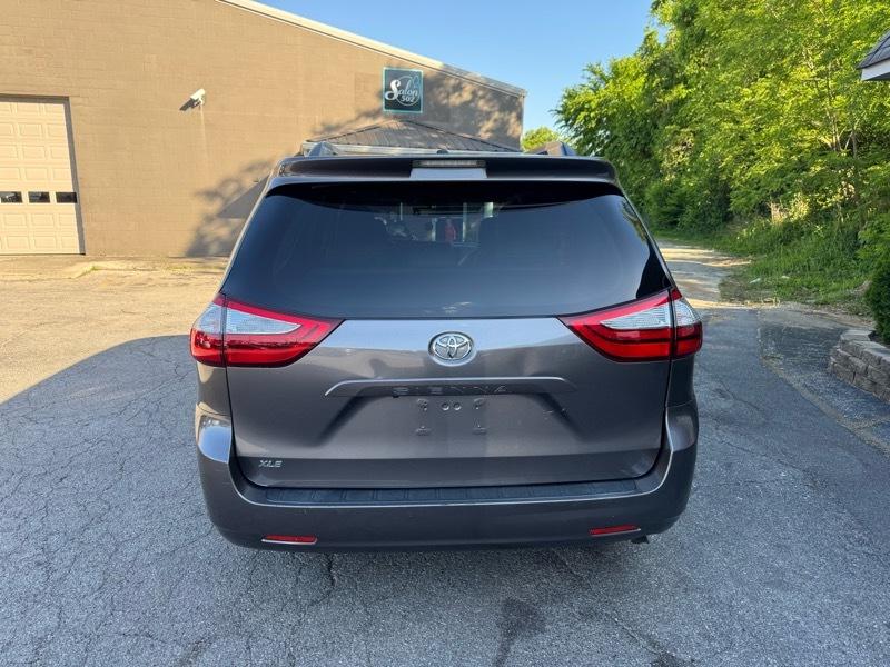 Toyota Sienna Limited Premium 7-Passenger 2017