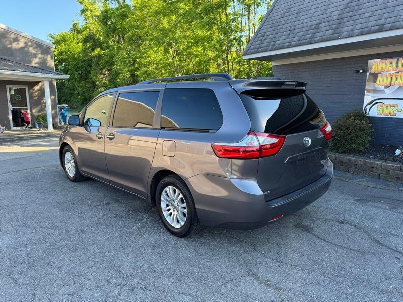 Toyota Sienna Limited Premium 7-Passenger 2017