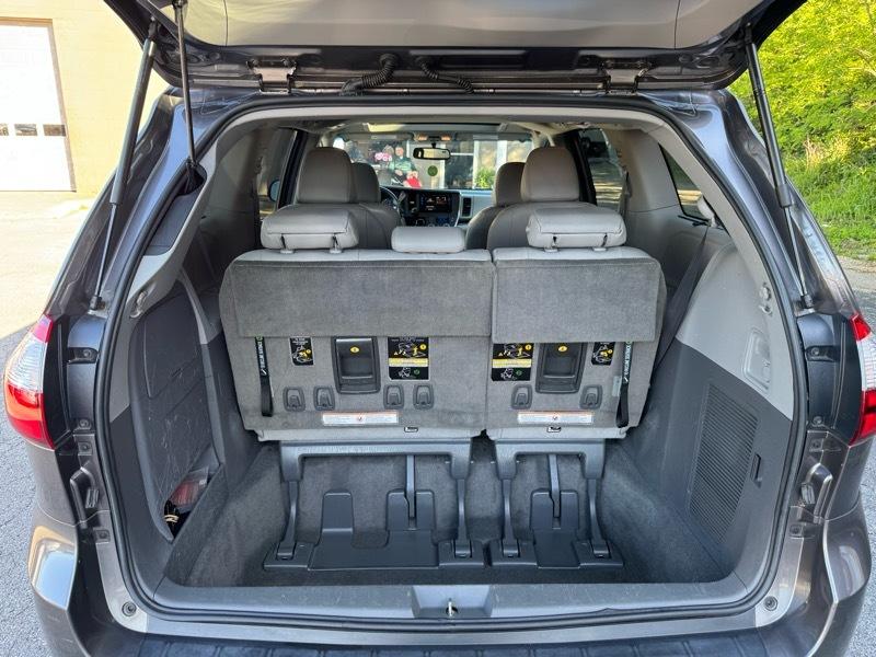 Toyota Sienna Limited Premium 7-Passenger 2017
