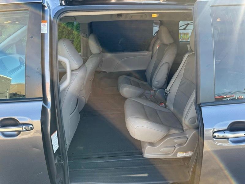 Toyota Sienna Limited Premium 7-Passenger 2017