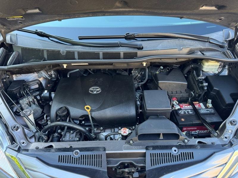 Toyota Sienna Limited Premium 7-Passenger 2017