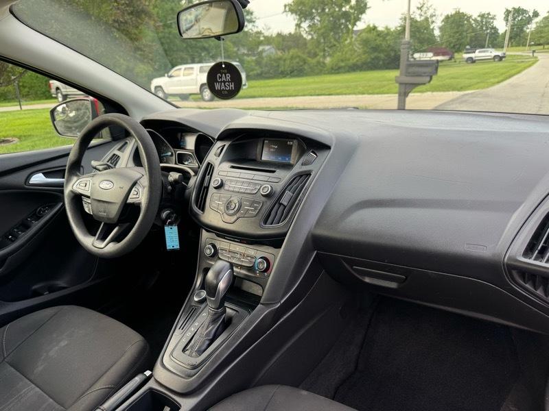 Ford Focus SE Sedan 2017