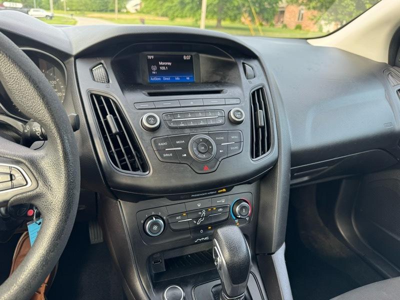 Ford Focus SE Sedan 2017