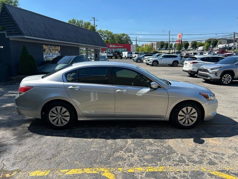Honda Accord LX sedan AT 2010