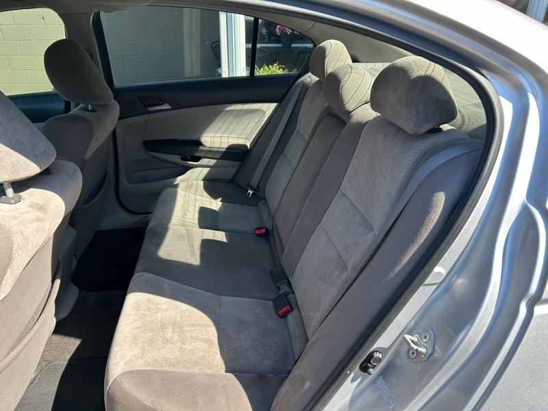 Honda Accord LX sedan AT 2010