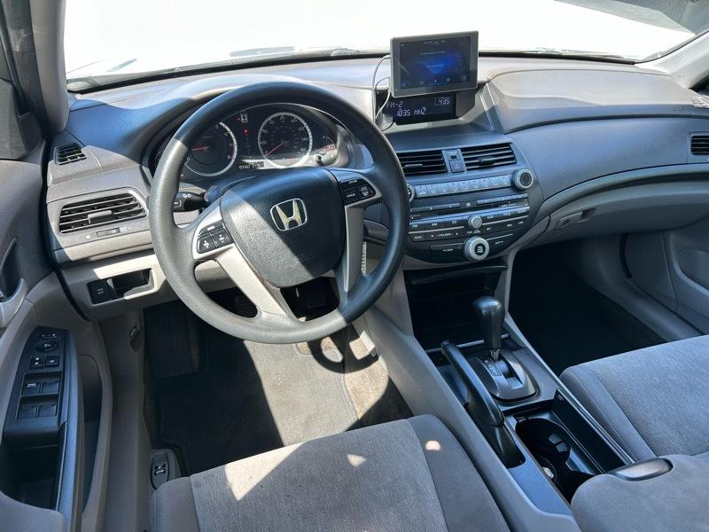 Honda Accord LX sedan AT 2010