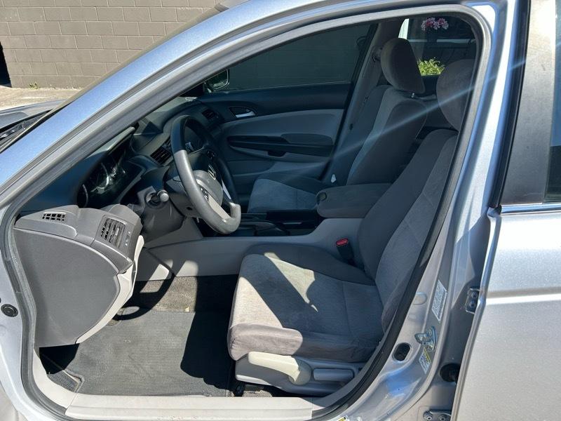 Honda Accord LX sedan AT 2010