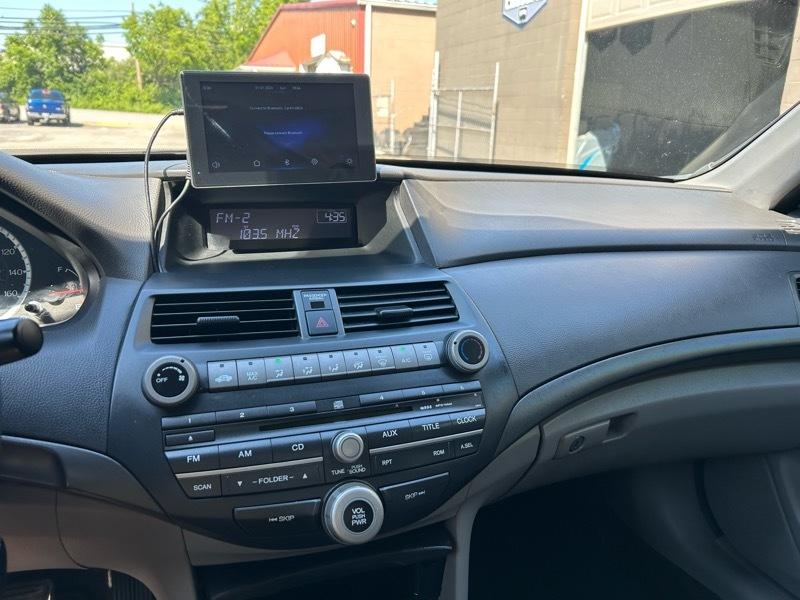 Honda Accord LX sedan AT 2010