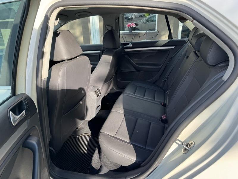 Volkswagen Jetta SE 2008