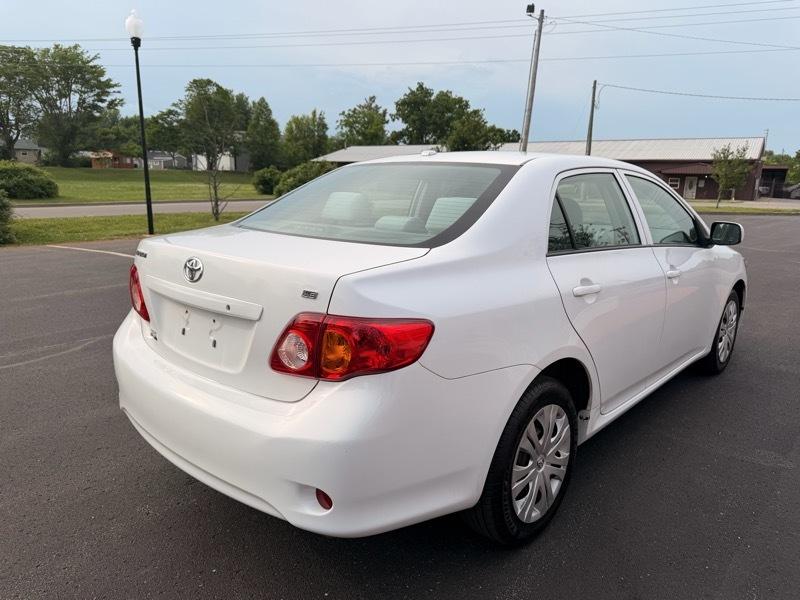 Toyota Corolla LE 4-Speed AT 2010