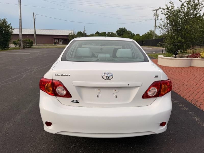 Toyota Corolla LE 4-Speed AT 2010