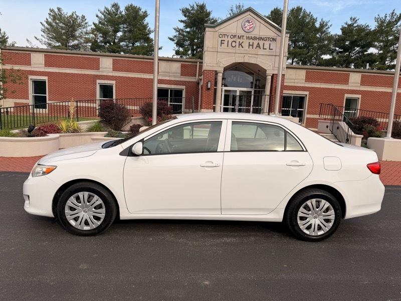 Toyota Corolla LE 4-Speed AT 2010