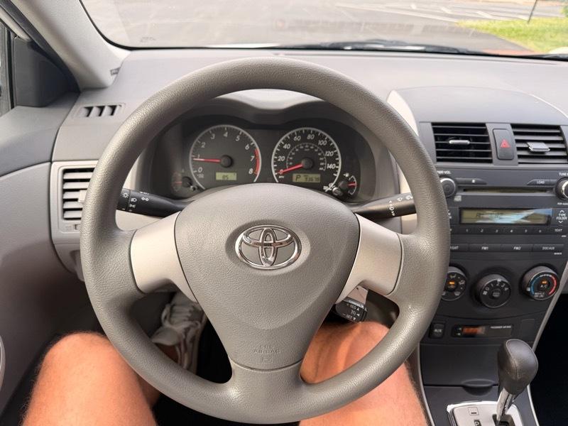Toyota Corolla LE 4-Speed AT 2010