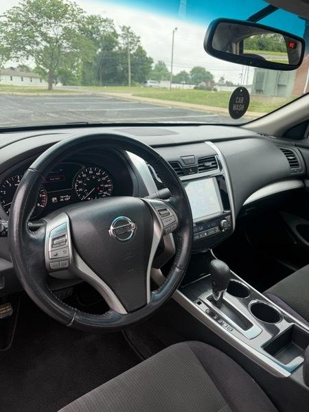 Nissan Altima 2.5 SV Sedan 2013
