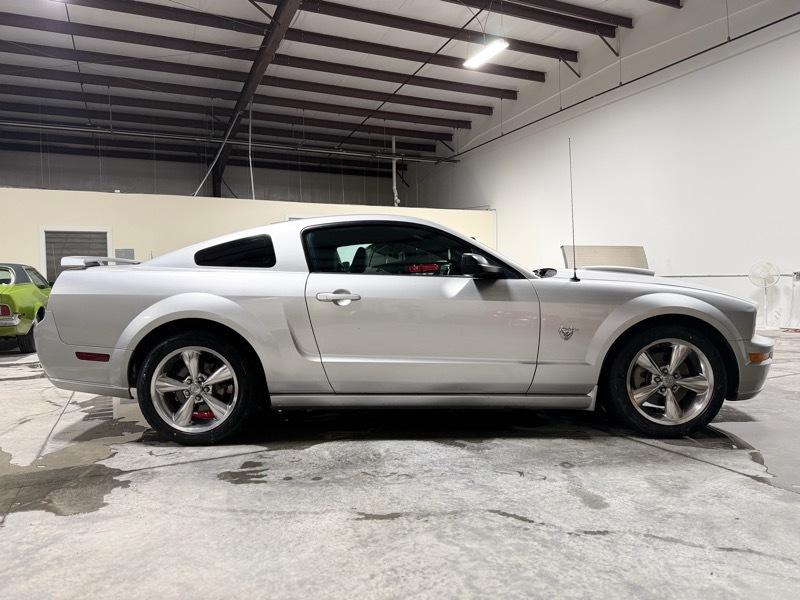 Ford Mustang 2dr Cpe GT Premium 2009