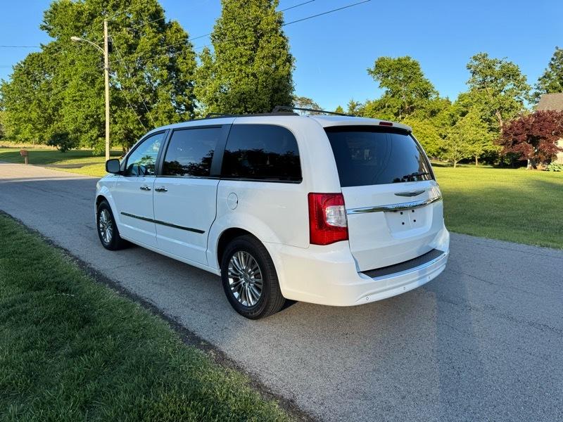 Chrysler Town & Country Touring-L 2015