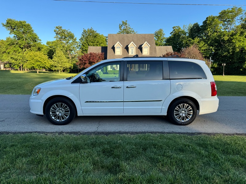 Chrysler Town & Country Touring-L 2015