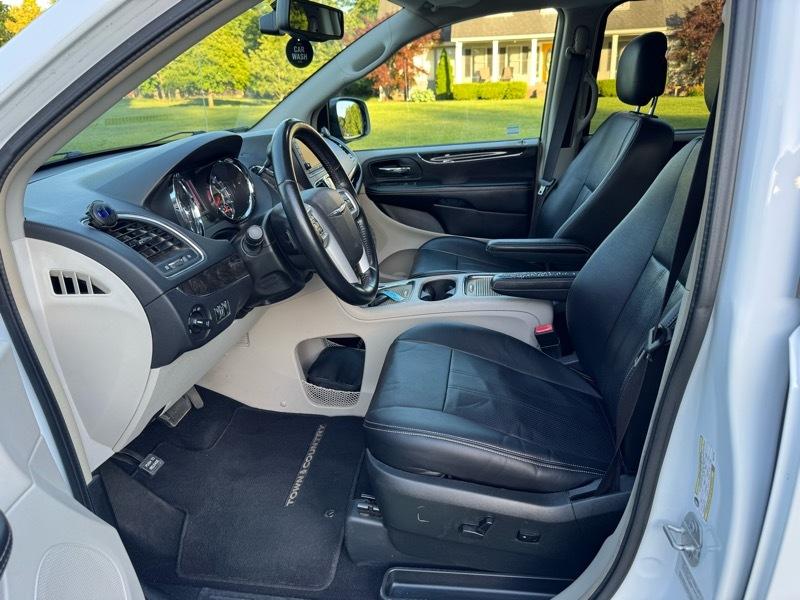 Chrysler Town & Country Touring-L 2015