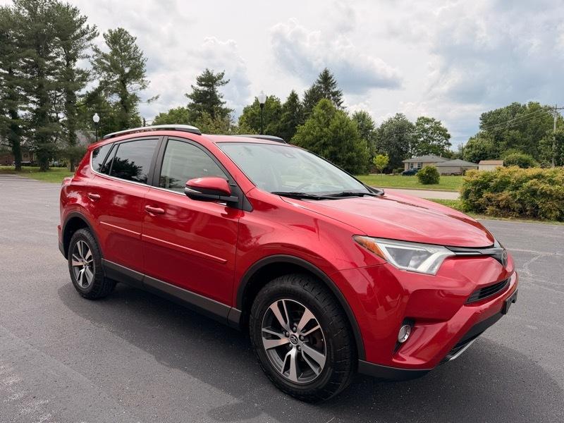 Toyota RAV4 XLE AWD 2017